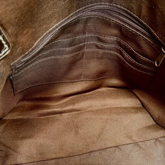 ❗️CLEARANCE ❗️Alphabet Shoulder Bag - Picture 8 of 9